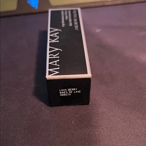 Mary Kay True Dimensions Lava Berry Lipstick - Discontinued - Picture 2 of 3